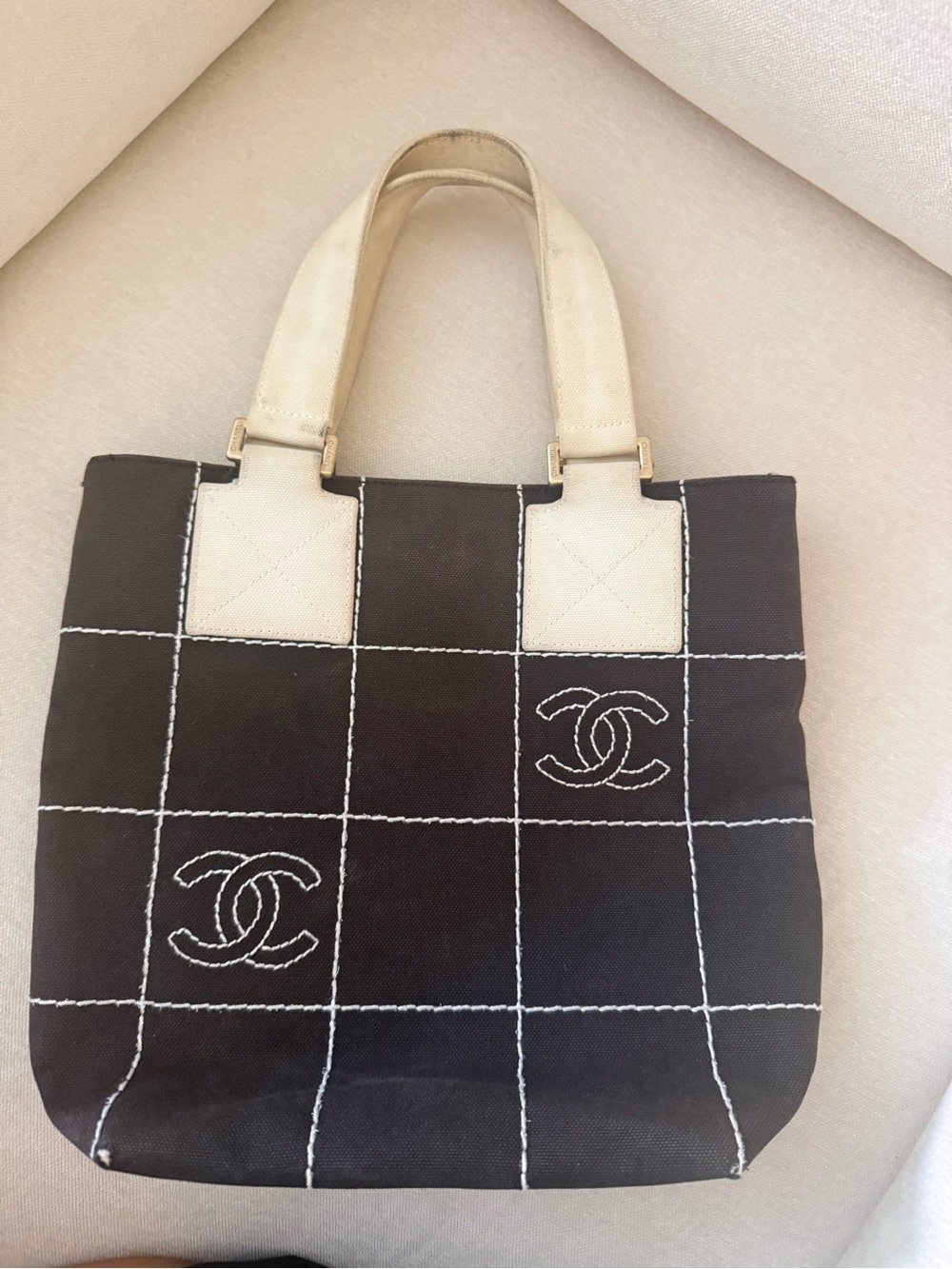 CHANEL Black Tote with Cream Handles and Grid Stitch - Picture 2 of 4